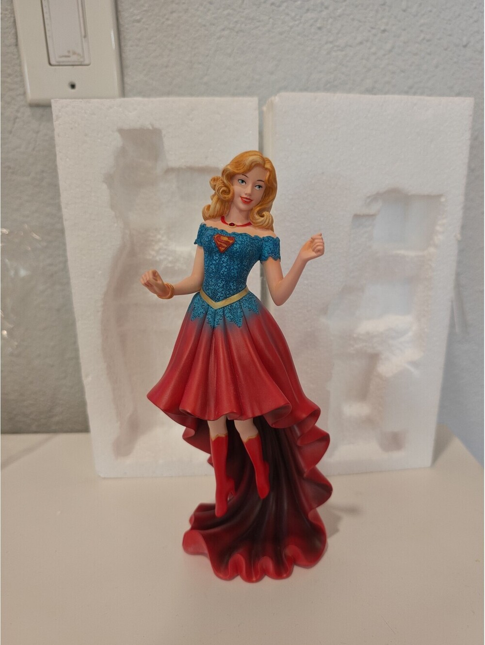 Enesco DC Comics Supergirl Figurine